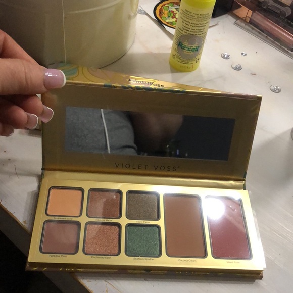 Violet Voss pretty in paradise - Picture 2 of 3